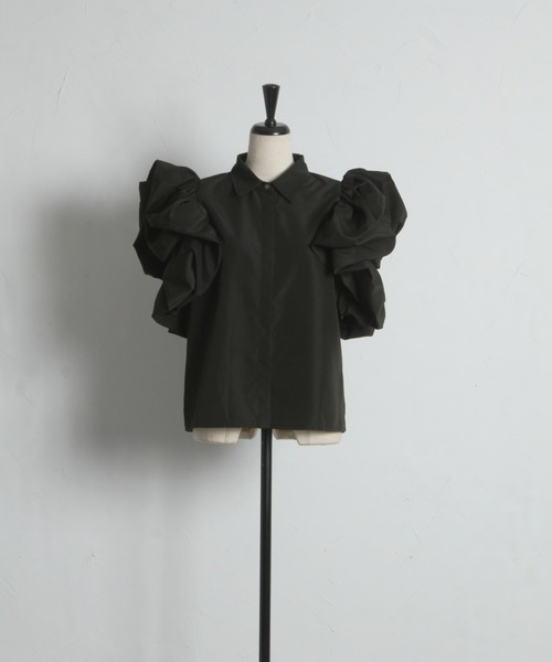 ARVELLIA（アルベリア）の「AIRY RUFFLE BLOUSE（シャツ/ブラウス・レディース・ブラック/ホワイト・M）」の8枚目の写真