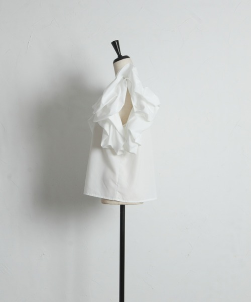 ARVELLIA（アルベリア）の「AIRY RUFFLE BLOUSE（シャツ/ブラウス・レディース・ブラック/ホワイト・M）」の10枚目の写真
