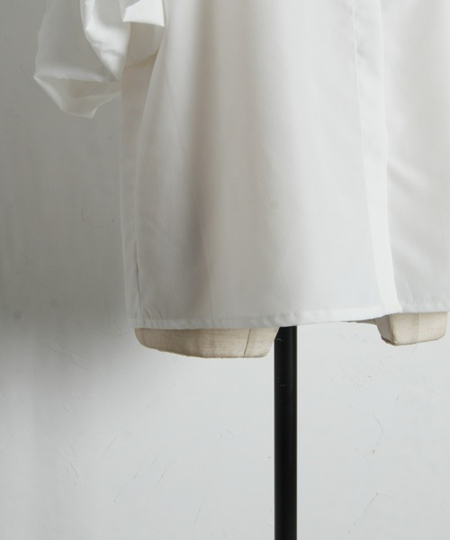 ARVELLIA（アルベリア）の「AIRY RUFFLE BLOUSE（シャツ/ブラウス・レディース・ブラック/ホワイト・M）」の15枚目の写真
