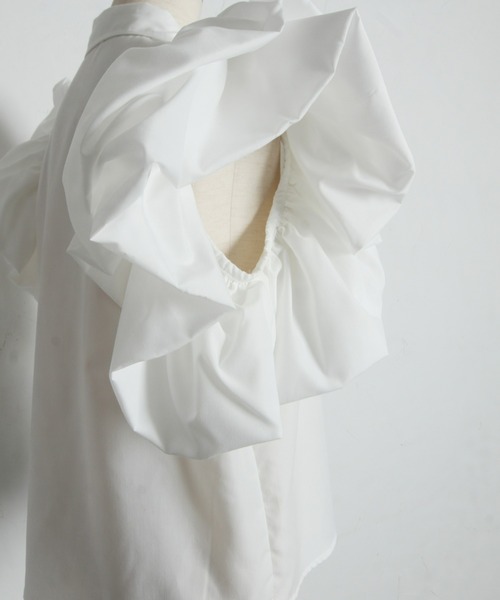 ARVELLIA（アルベリア）の「AIRY RUFFLE BLOUSE（シャツ/ブラウス・レディース・ブラック/ホワイト・M）」の16枚目の写真