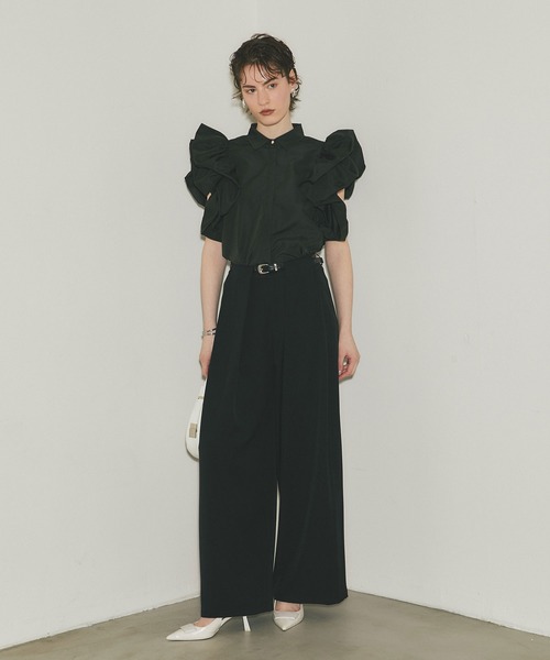 ARVELLIA（アルベリア）の「AIRY RUFFLE BLOUSE（シャツ/ブラウス・レディース・ブラック/ホワイト・M）」の3枚目の写真