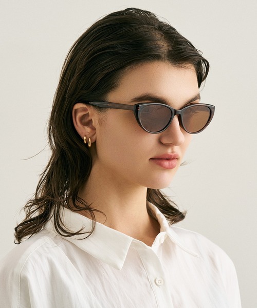 NUEF (ヌエフ)の「ウェリントンサングラス|カラーレンズ|トレンド|紫外線対策|UVカット|サングラス|NUEF|COLOR SUNGLASSES(サングラス・レディース・ブラック/ブラウン/グレー・FREE)」の8枚目の写真