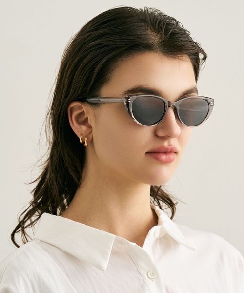 NUEF (ヌエフ)の「ウェリントンサングラス|カラーレンズ|トレンド|紫外線対策|UVカット|サングラス|NUEF|COLOR SUNGLASSES(サングラス・レディース・ブラック/ブラウン/グレー・FREE)」の9枚目の写真