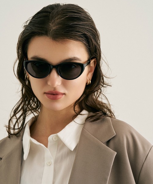 NUEF (ヌエフ)の「ウェリントンサングラス|カラーレンズ|トレンド|紫外線対策|UVカット|サングラス|NUEF|COLOR SUNGLASSES(サングラス・レディース・ブラック/ブラウン/グレー・FREE)」の13枚目の写真