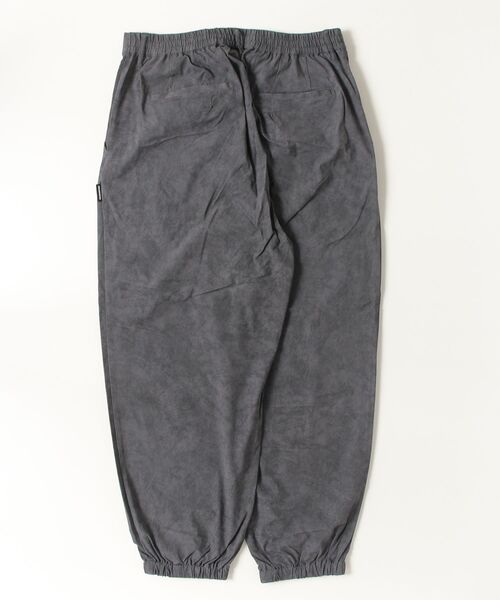 ADAM PATEK(アダムパテック)の「【ADAMPATEK/アダムパテック】uneven dyeing tuck relax pants/ムラ染めリラックスタックパンツ(その他パンツ・メンズ・ホワイト/グレー/ブラック・1/2)」の4枚目の写真