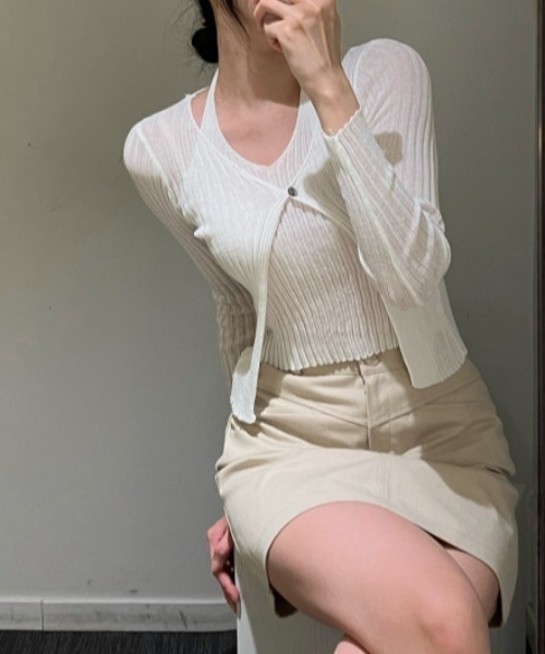 Aelina(エリナ)の「Vネックフェイクレイヤードニットトップス(ニット/セーター・レディース・ホワイト/ブラック/グレー/ピンク・FREE)」の22枚目の写真