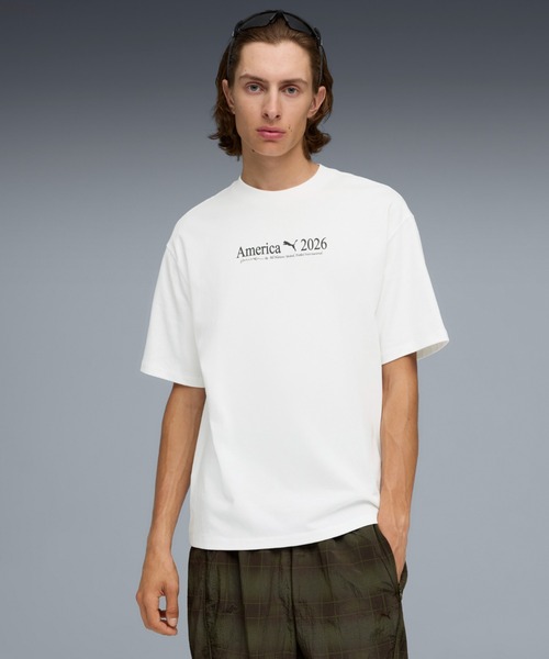 PUMA(プーマ)の「PUMA プーマ メンズ グラフィック フットボール 半袖 Tシャツ(Tシャツ/カットソー・メンズ・ブラック/ホワイト・X-LARGE/X-SMALL/SMALL/MEDIUM/LARGE)」の2枚目の写真