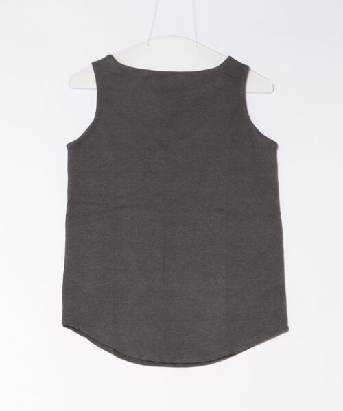 PREFERIR（プレフェリール）の「きれい見えボートネックタンクトップ｜上品見え・インナー使い・ON/OFF対応（タンクトップ・レディース・ブラック/カーキ/チャコールグレー/ベージュ/ホワイト・MEDIUM/LARGE）」の3枚目の写真