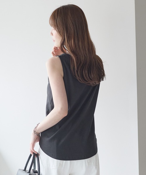 PREFERIR（プレフェリール）の「きれい見えボートネックタンクトップ｜上品見え・インナー使い・ON/OFF対応（タンクトップ・レディース・ブラック/カーキ/チャコールグレー/ベージュ/ホワイト・MEDIUM/LARGE）」の16枚目の写真