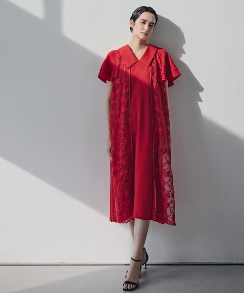 ADORE(アドーア)の「◆ガーデンエンブロイダリーワンピース(ワンピース・レディース・レッド/ブラック・38)」の2枚目の写真