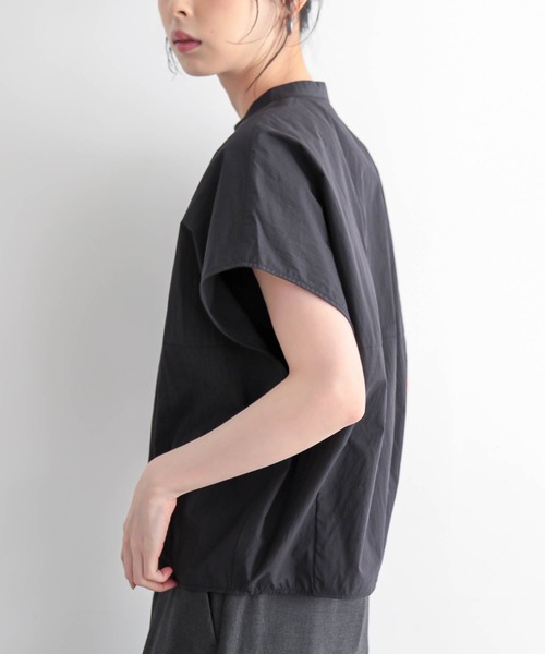 for/c(フォーシー)の「コクーンブラウス【サスティナブル】(シャツ/ブラウス・レディース・オフホワイト/ブラック/ベージュ・L/M)」の10枚目の写真