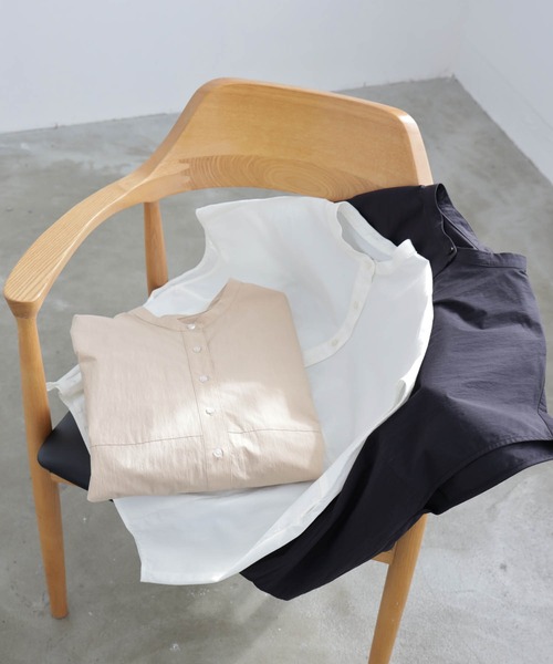 for/c(フォーシー)の「コクーンブラウス【サスティナブル】(シャツ/ブラウス・レディース・オフホワイト/ブラック/ベージュ・L/M)」の15枚目の写真