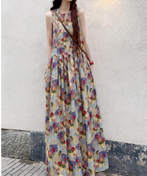 LUCPY(ラクピー)の「ヴィンテージフラワー ノースリーブロングワンピース(ワンピース・レディース・ライトブルー・XX-LARGE/X-LARGE/LARGE/MEDIUM)」の1枚目の写真