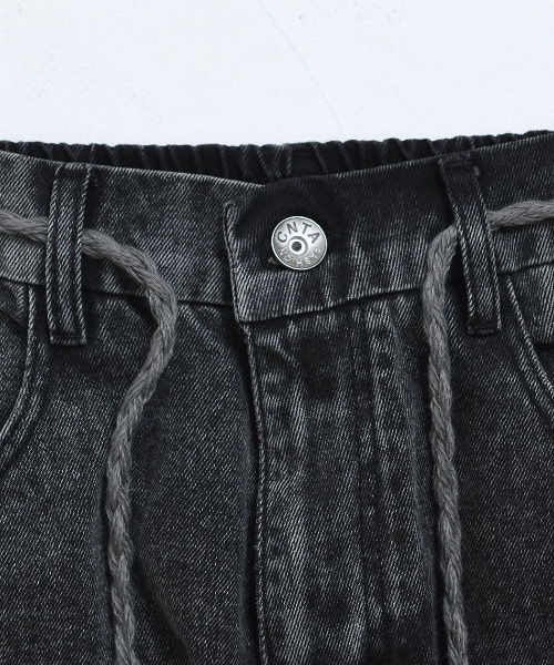 ARULE(アルール)の「『ARULE/アルール』紐付き加工ワイドデニムパンツ【GC】(デニムパンツ・メンズ・ブラック・M/L)」の8枚目の写真