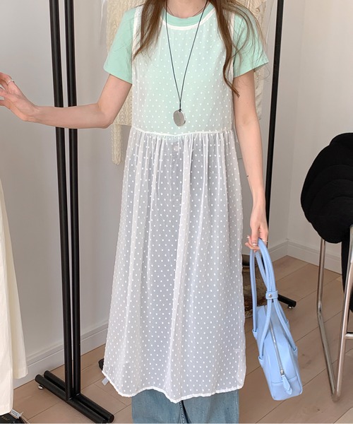 FINEnough(ファインナフ)の「前後2WAYドット柄シアーロングジレ(ワンピース・レディース・ブラック/ホワイト・FREE)」の4枚目の写真