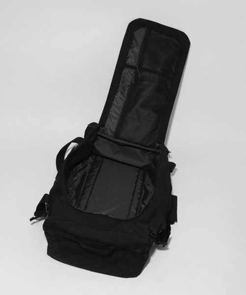 Overland(オーバーランド)の「【OverLand EQUIPMENT/オーバーランドイクイップメント】2WAY BOSTON BAG (容量:約50L)(ボストンバッグ・メンズ・ブラック・FREE)」の8枚目の写真