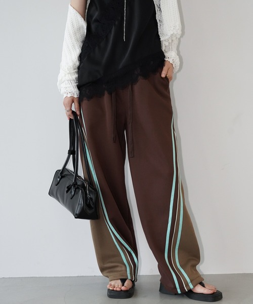 chuclla(チュクラ)の「カーブライン ワイドトラックパンツ chw26s257(スウェットパンツ・レディース・ブラウン・M/L)」の7枚目の写真