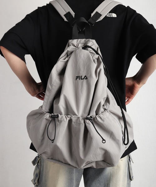 FILA(フィラ)の「FILA / フィラ ドローコード ナイロン 2WAYバッグ 軽量 大容量 A4対応(バックパック/リュック・メンズ・ブラック/ライトグレー/チャコール・FREE)」の19枚目の写真