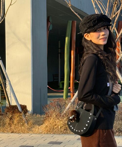 LENEE B（レニービー）の「ルント スタディッド クロスバッグ ヴィンテージブラック（メッセンジャーバッグ・レディース・その他・FREE）」の9枚目の写真