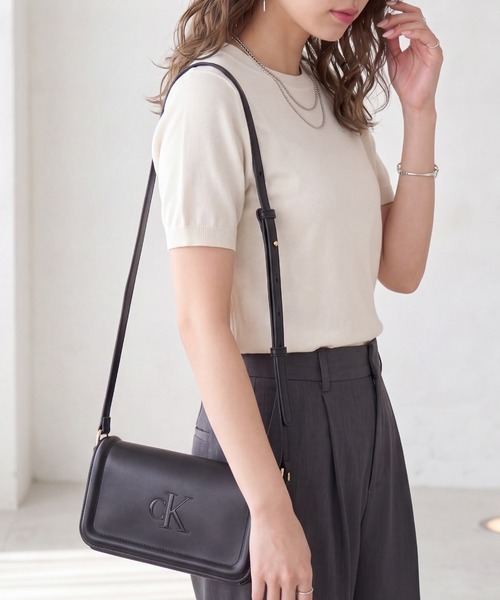 セール】【CALVIN KLEIN】BOLD CK FLAP CROSSBODY/フラップ スモール 