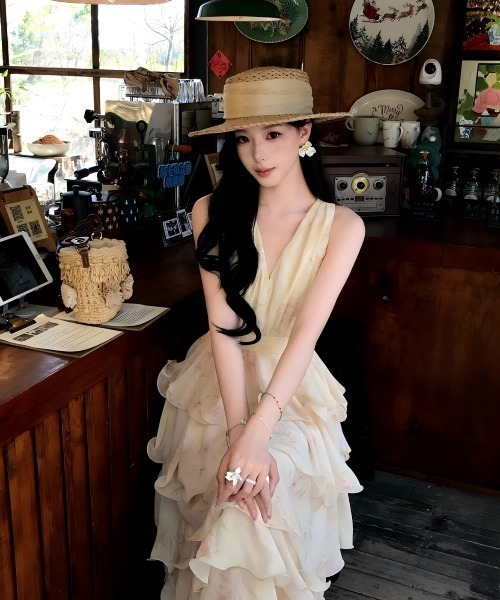 Aelina(エリナ)の「花柄ワンピース(ワンピース・レディース・ベージュ/イエロー・FREE)」の16枚目の写真