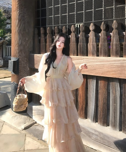 Aelina(エリナ)の「花柄ワンピース(ワンピース・レディース・ベージュ/イエロー・FREE)」の18枚目の写真