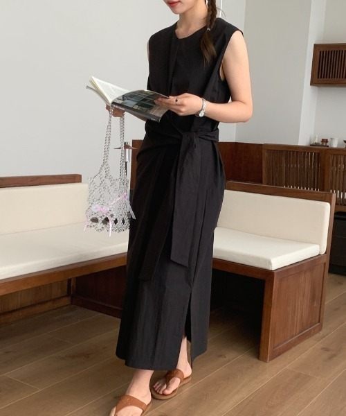 YUGA(ユーガ)の「YUGA_YGMC Korean-style Slit Side Twist Long Dress(ワンピース・レディース・カーキ・FREE)」の4枚目の写真