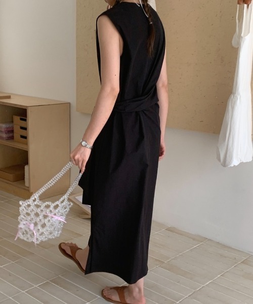 YUGA(ユーガ)の「YUGA_YGMC Korean-style Slit Side Twist Long Dress(ワンピース・レディース・カーキ・FREE)」の10枚目の写真