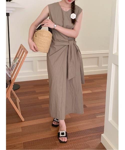 YUGA(ユーガ)の「YUGA_YGMC Korean-style Slit Side Twist Long Dress(ワンピース・レディース・カーキ・FREE)」の22枚目の写真