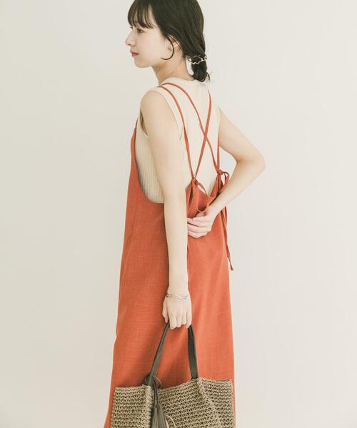 ITEMS URBANRESEARCH(アイテムズ アーバンリサーチ)の「『洗濯可』リネンライクバックリボンワンピース(ワンピース・レディース・チャコールグレー/ベージュ/オレンジ・FREE)」の3枚目の写真