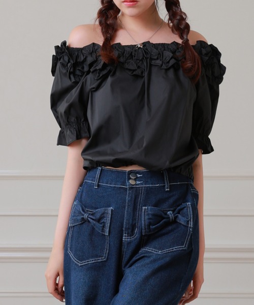 Anely(アネリー)の「Anely オフショル フリル パフスリーブ ショート ブラウス(シャツ/ブラウス・レディース・イエロー/ブラック/ホワイト・FREE)」の7枚目の写真