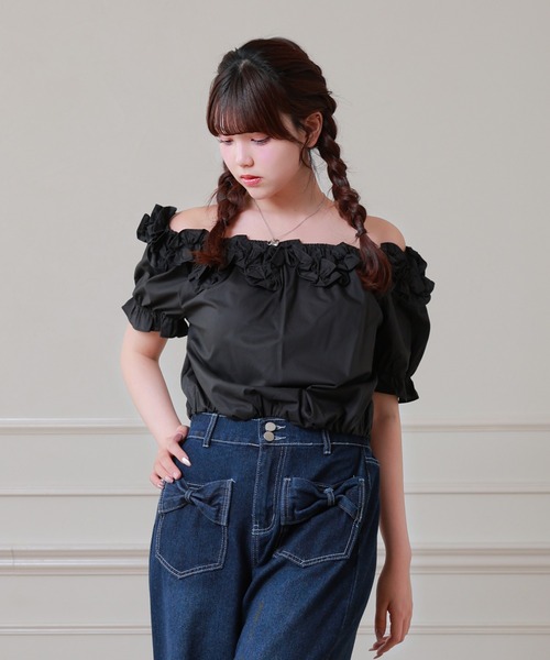 Anely(アネリー)の「Anely オフショル フリル パフスリーブ ショート ブラウス(シャツ/ブラウス・レディース・イエロー/ブラック/ホワイト・FREE)」の8枚目の写真