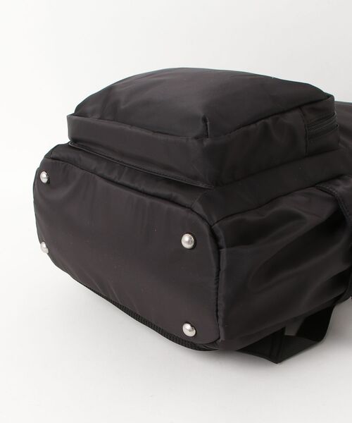 MAISON mou（メゾンムー）の「【 NATURAL BEAUTY BAG & WALLET 】 ミラ バックパック/リュック A4収納 撥水 多機能（バックパック/リュック・レディース・ベージュ/ブラック・FREE）」の4枚目の写真