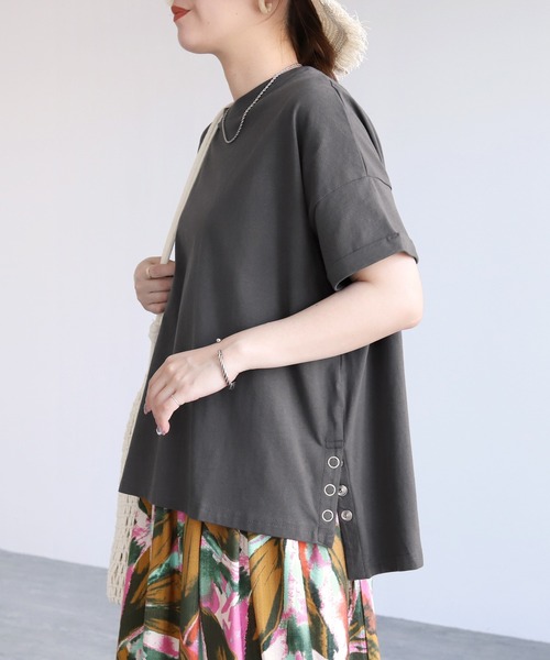 reca（レカ）の「裾ボタンTシャツ（Tシャツ/カットソー・レディース・オフホワイト/チャコール/ブラック・FREE）」の11枚目の写真
