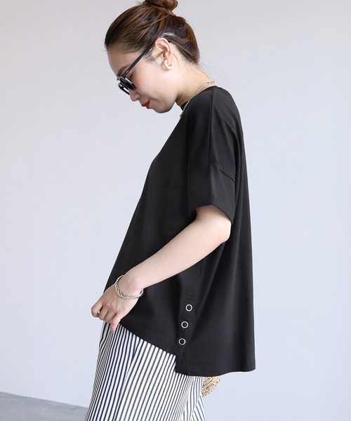 reca（レカ）の「裾ボタンTシャツ（Tシャツ/カットソー・レディース・オフホワイト/チャコール/ブラック・FREE）」の7枚目の写真
