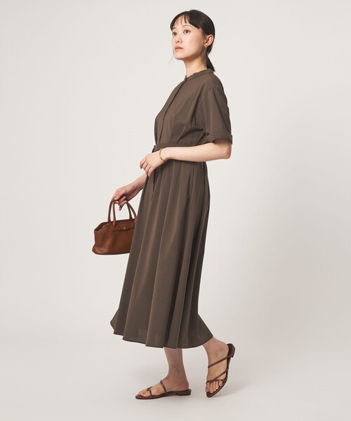 green label relaxing(グリーンレーベルリラクシング)の「ベルト フレア ワンピース マシンウォッシャブル 吸水速乾(ワンピース・レディース・ネイビー/ライトグレー/ブラウン系・36/38)」の9枚目の写真