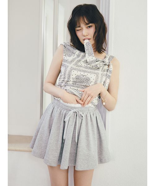 LILY BROWN(リリーブラウン)の「ドレープペイズリー柄マルチウェイトップス(Tシャツ/カットソー・レディース・アイボリー/ブラウン/ブルー・F)」の7枚目の写真
