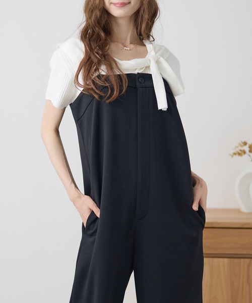 DAYRA(デイラ)の「バックV ダブルポケット ストレッチ サロペット パンツ(サロペット/オーバーオール・レディース・ブラック/ダークグレー/ネイビー・FREE)」の7枚目の写真