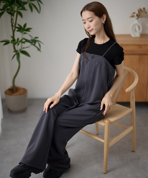 DAYRA(デイラ)の「バックV ダブルポケット ストレッチ サロペット パンツ(サロペット/オーバーオール・レディース・ブラック/ダークグレー/ネイビー・FREE)」の15枚目の写真