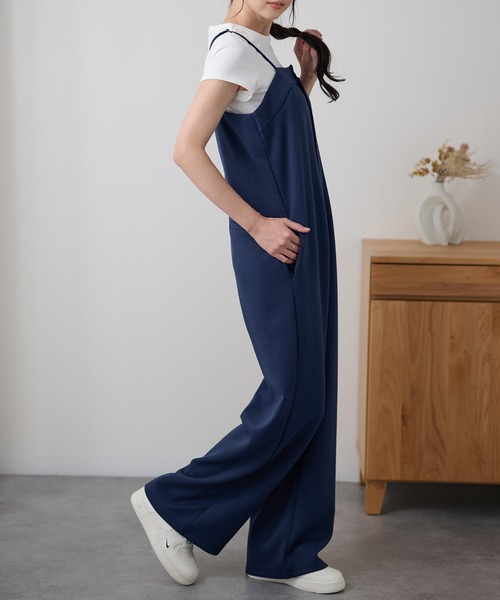 DAYRA(デイラ)の「バックV ダブルポケット ストレッチ サロペット パンツ(サロペット/オーバーオール・レディース・ブラック/ダークグレー/ネイビー・FREE)」の19枚目の写真