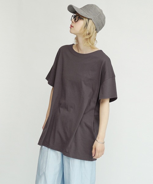 zootie(ズーティー)の「URBAN PLUS オーバーカットソー(Tシャツ/カットソー・レディース・ネイビー/ダークグリーン/ライトベージュ/スモークピンク/グレイッシュベージュ/テラコッタ/グレイッシュブルー/アイボリー/チャコール/ブラック/ライトブルー/ブラウン系その他/オフホワイト・フリー)」の5枚目の写真