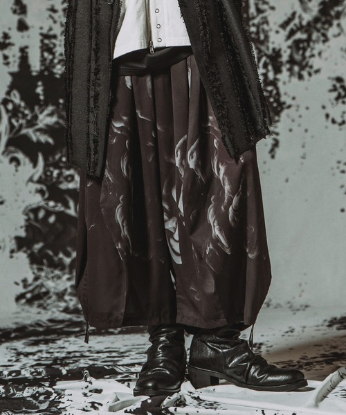 NO ID.(ノーアイディ)の「【NO ID.】3D Gather Baggy Trousers / 3Dギャザーバギートラウザーズ(その他パンツ・メンズ・ブラック/その他22/その他23・1/2)」の1枚目の写真