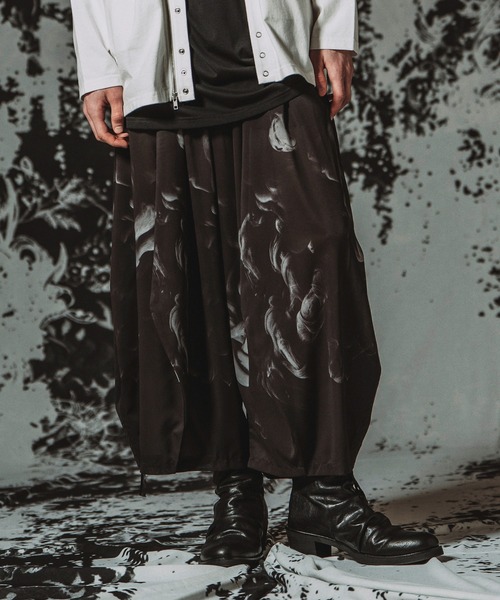 NO ID.(ノーアイディ)の「【NO ID.】3D Gather Baggy Trousers / 3Dギャザーバギートラウザーズ(その他パンツ・メンズ・ブラック/その他22/その他23・1/2)」の7枚目の写真