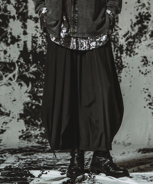NO ID.(ノーアイディ)の「【NO ID.】3D Gather Baggy Trousers / 3Dギャザーバギートラウザーズ(その他パンツ・メンズ・ブラック/その他22/その他23・1/2)」の9枚目の写真