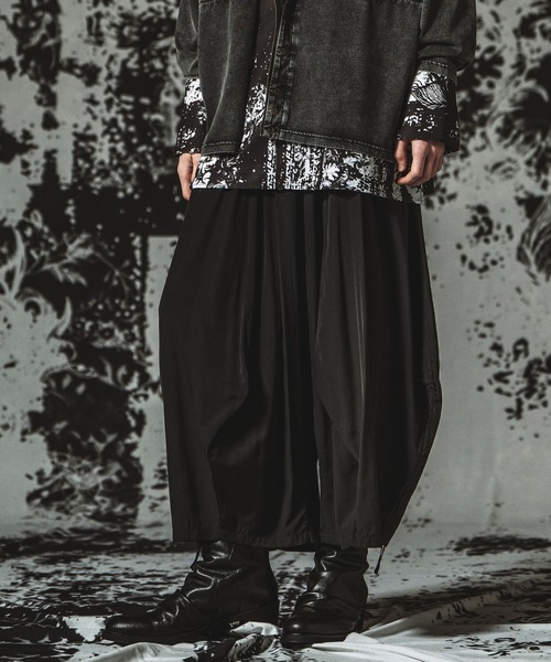 NO ID.(ノーアイディ)の「【NO ID.】3D Gather Baggy Trousers / 3Dギャザーバギートラウザーズ(その他パンツ・メンズ・ブラック/その他22/その他23・1/2)」の10枚目の写真