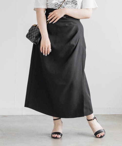 CLETTE(クレット)の「ベルト付きタックデザインスカート(スカート・レディース・ブラック/グレイッシュベージュ/グレー・LL/4L/3L)」の4枚目の写真