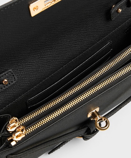 CHARLES & KEITH(チャールズ & キース)の「Tricha トリチャ ノットベルト クロスボディバッグ(ボディバッグ/ウエストポーチ・レディース・ブラック/ベージュ系その他6・XS)」の14枚目の写真