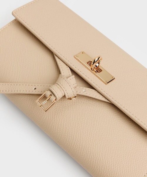 CHARLES & KEITH(チャールズ & キース)の「Tricha トリチャ ノットベルト クロスボディバッグ(ボディバッグ/ウエストポーチ・レディース・ブラック/ベージュ系その他6・XS)」の7枚目の写真