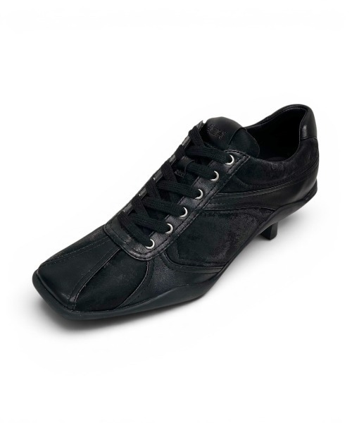 ASH（アッシュ）の「アッシュ【RAGWORT】レースアップパンプス ブーティー ハイブリットシューズ ブラック 6.5cmヒール（パンプス・レディース・ブラック・37/36/35/39/38）」の2枚目の写真
