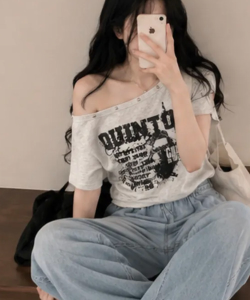 VIVID LADY(ビビッドレディー)の「アシンメトリーメタルネック 半袖Tシャツ(Tシャツ/カットソー・レディース・ホワイト/ライトグレー/レッド/ブラック/ネイビー・FREE)」の20枚目の写真